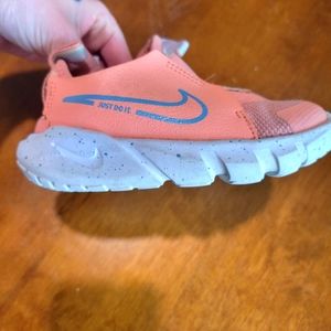 Nike peach/orange toddler Sneakers size 8